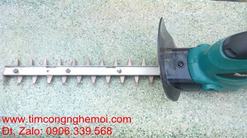 Cắt cỏ tỉa cành hàng rào Makita MUH301D