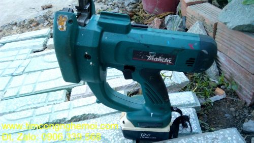 Bộ máy cắt ty ren sắt pin Makita SC100D