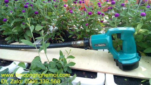 Bộ đầm dùi bê tông Makita pin VR250D