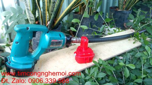 Máy dùi xây dựng dùng pin Makita